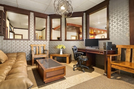 Business centre. Days Inn by Wyndham Vermilion