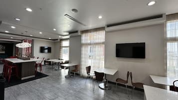 Free daily full breakfast