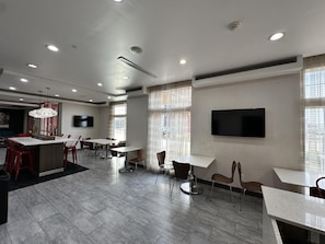 Gratis komplett frukost varje dag