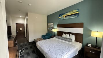 Standard Room, 1 King Bed, Non Smoking, Refrigerator & Microwave | Desk, iron/ironing board, free cribs/infant beds, free WiFi