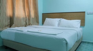 Standard-Doppelzimmer | Bügeleisen/Bügelbrett, kostenloses WLAN, Bettwäsche, Rollstuhlgeeignet