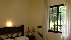 Standard Villa, 2 Bedrooms, Kitchen, Garden Area - La Perla del Caribe (Cahuita)