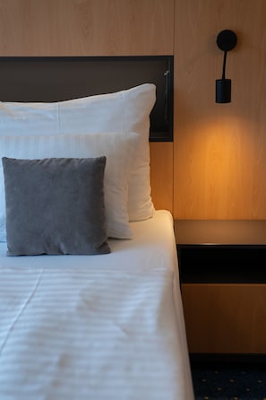 1 bedroom, in-room safe, desk, free WiFi