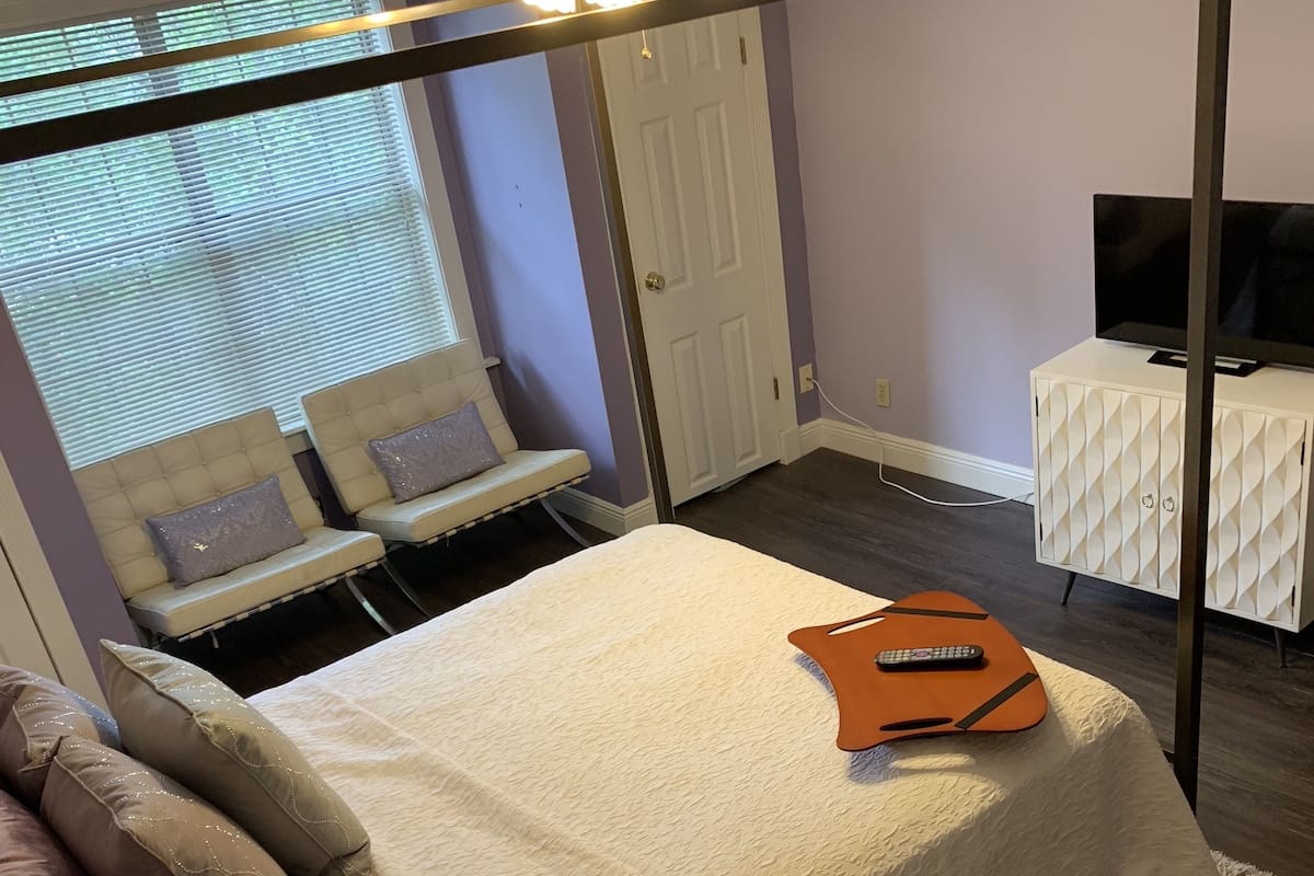 Business kamer, 1 queensize bed, niet-roken, privébadkamer (Queen) | Lakens van Egyptisch katoen, luxe beddengoed, een bureau