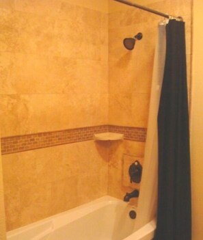 Loft Deluks, 2 kamar tidur, 2 kamar mandi | Shower kamar mandi