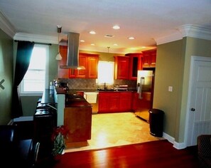 Deluxe Loft, 2 Bedrooms, 2 Bathrooms | Private kitchen | Full-size fridge, microwave, stovetop, dishwasher