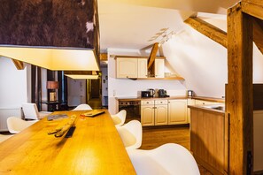 Apartament Comfort, 2 dormitoris (Excl. 163 EUR cleaning fee) | Cuina privada | Frigorífic, microones, rentaplats i cafetera i tetera 
