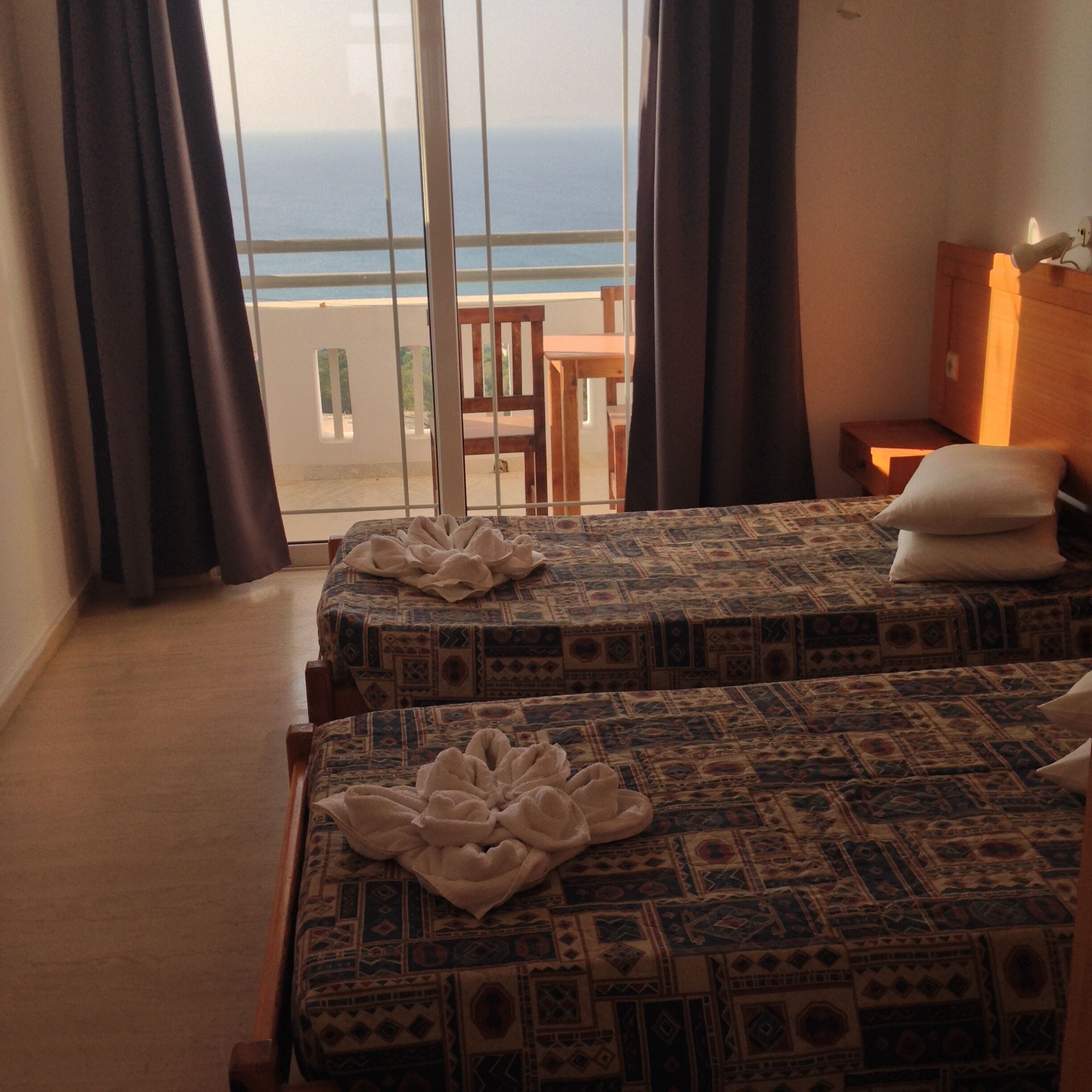 Free cots/infant beds, WiFi