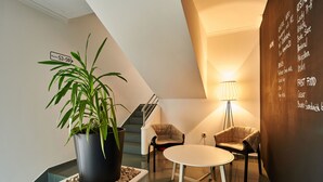 Coin salon dans le hall
