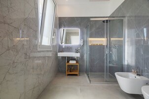 Design Suite | Bathroom | Shower, hair dryer, bathrobes, slippers