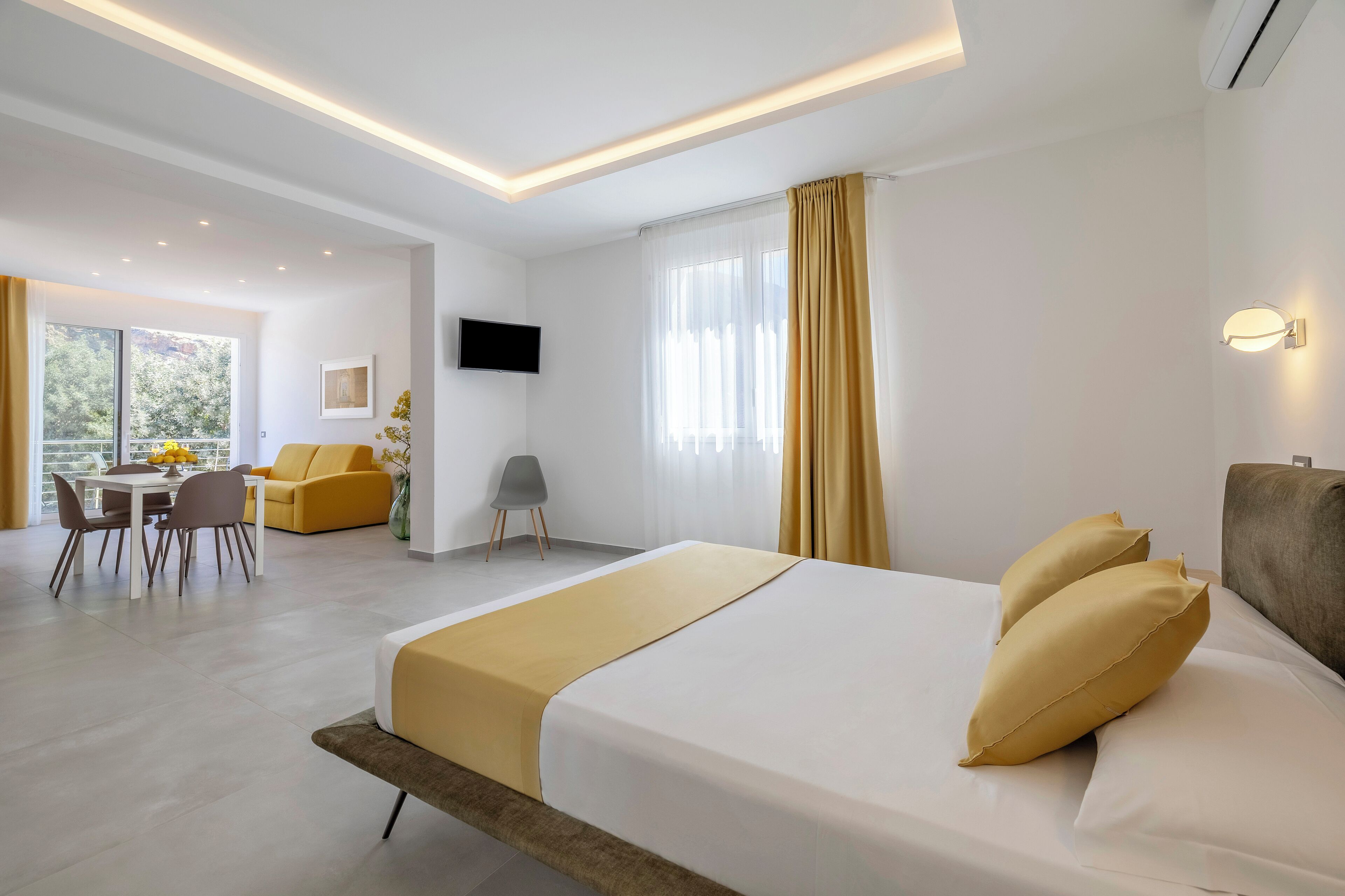 1 bedroom, minibar, desk, laptop workspace