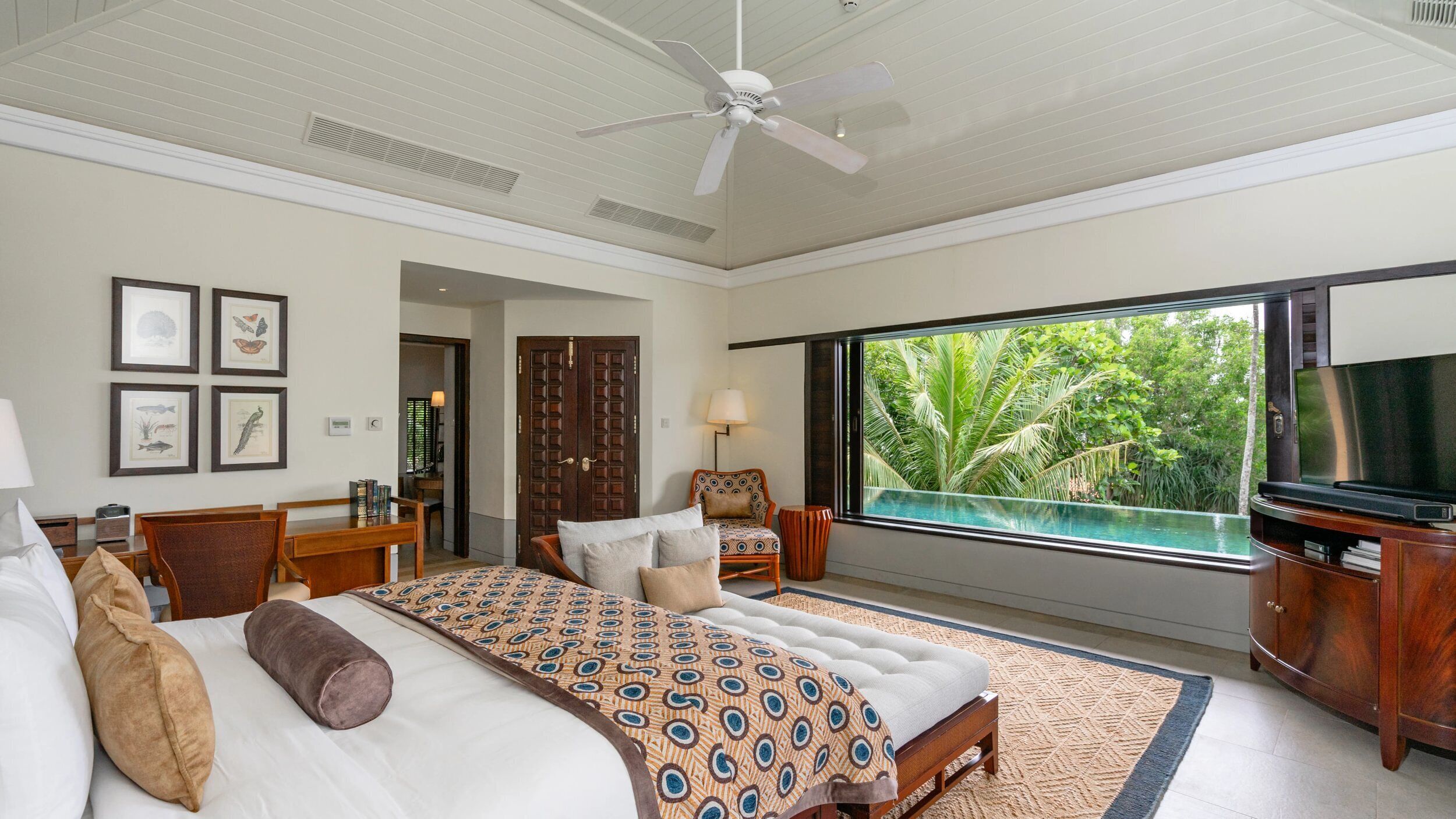 Premium bedding, minibar, in-room safe, individually furnished