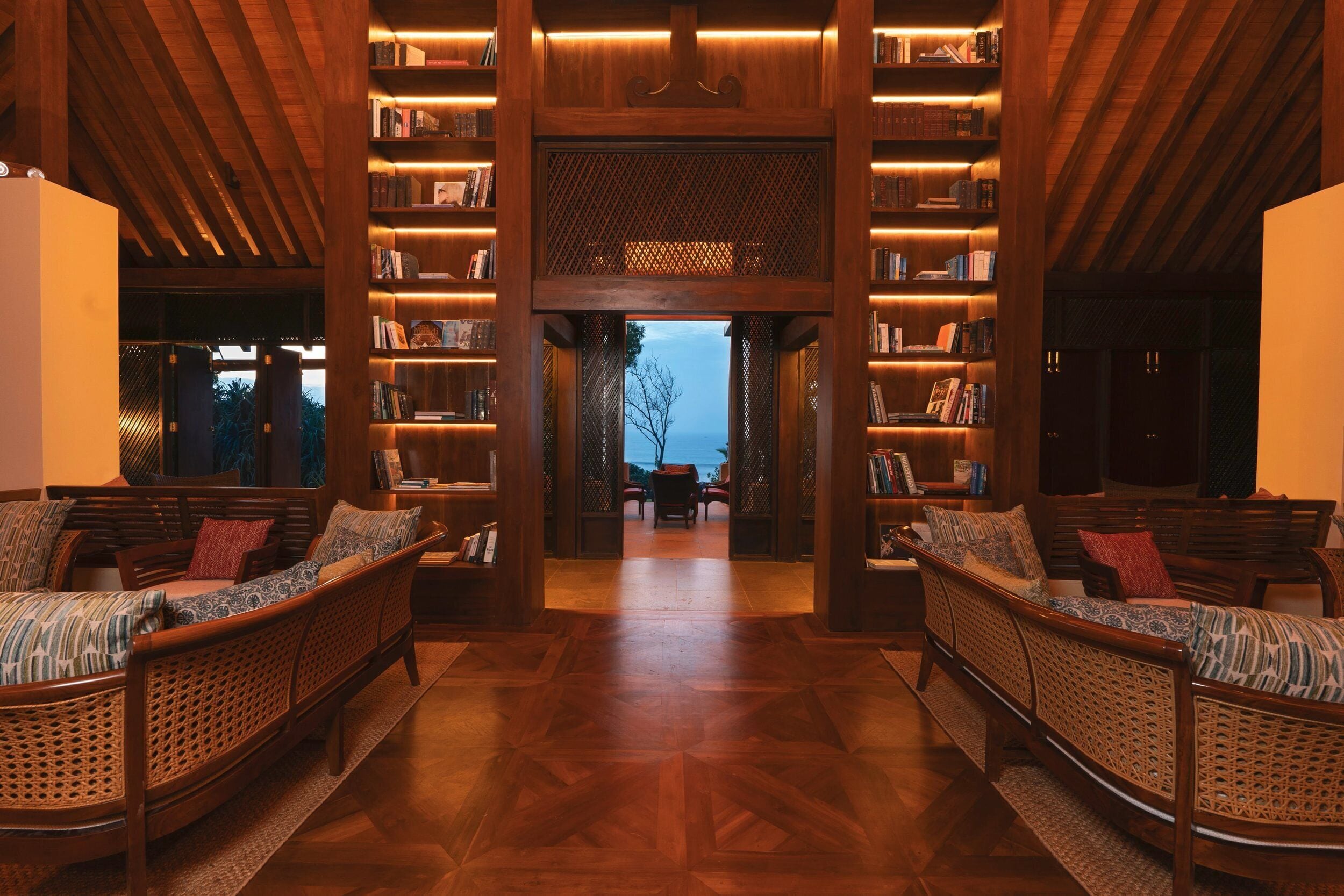 2 quầy bar/khu lounge, quầy bar bên hồ bơi, quán bar trên bãi biển 