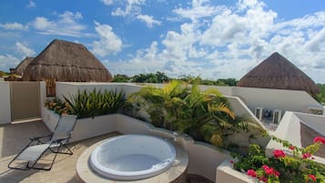 Luxury Penthouse, 3 Bedrooms, Jetted Tub, Pool View | Terrace/patio