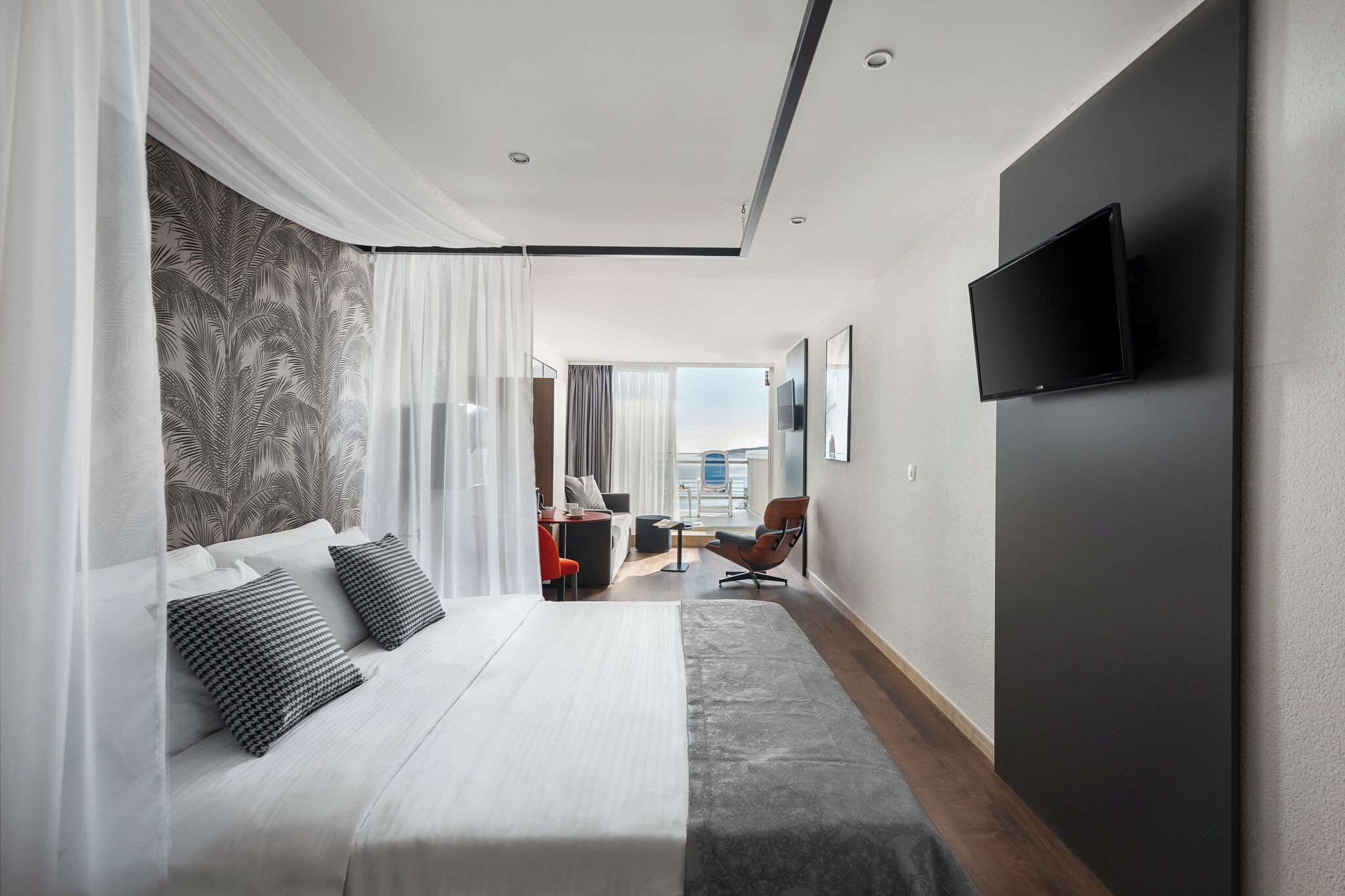 Junior Suite, Balcony, Sea View | In-room safe, desk, blackout drapes, cribs/infant beds