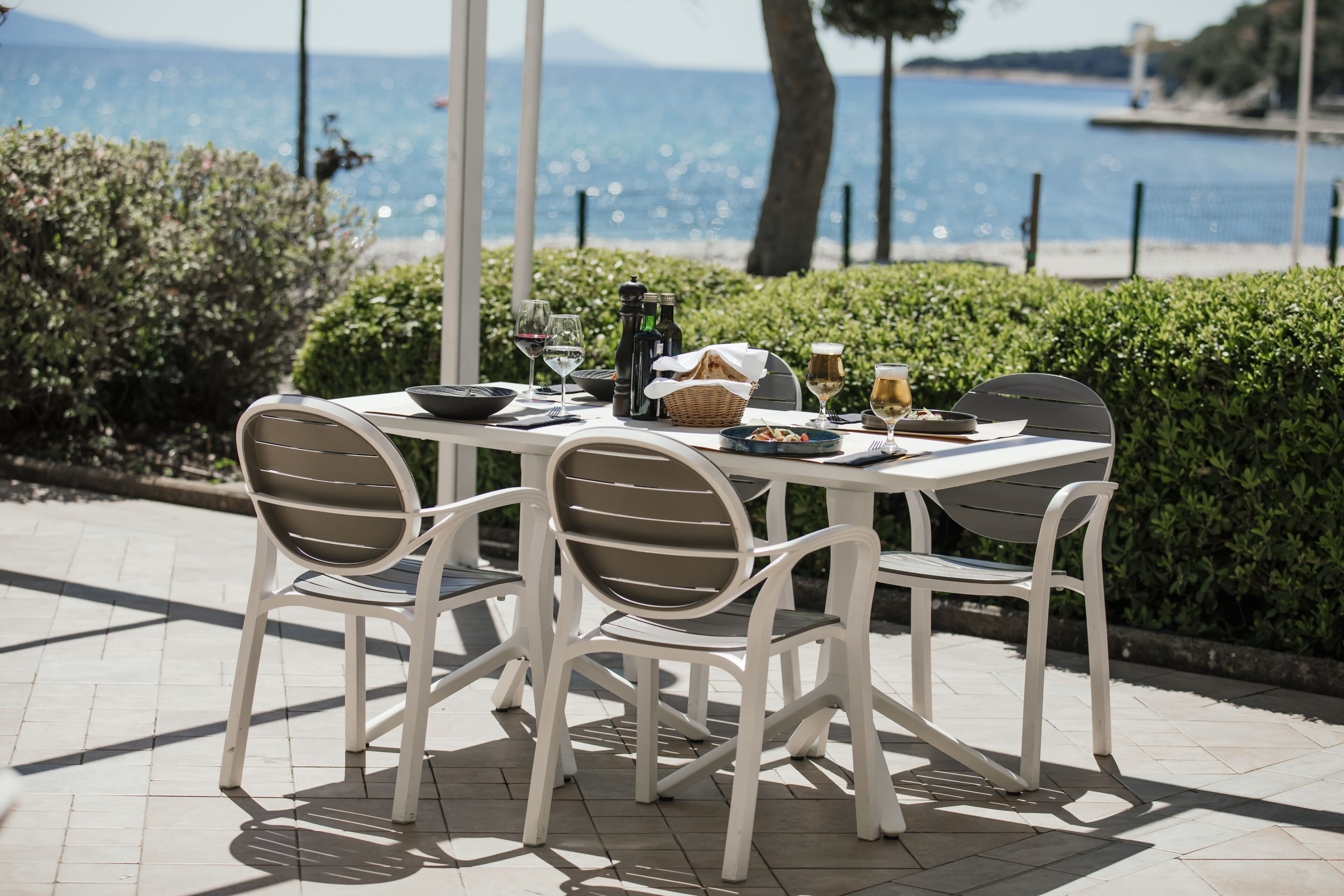 Cocina mediterránea, con vista al mar 