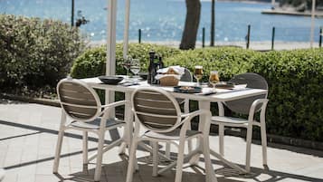 Mediterranean cuisine, ocean views