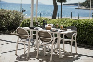 Mediterranean cuisine, ocean views 