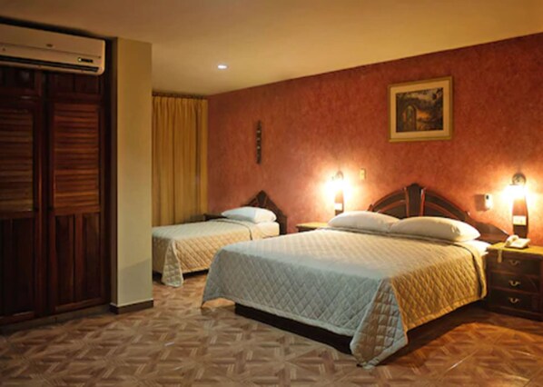 Suite | Iron/ironing board, free WiFi, bed sheets - Hotel Castilla (David)