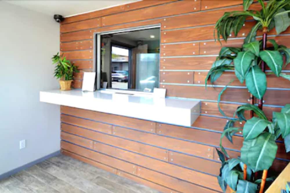 Lodge at 32nd