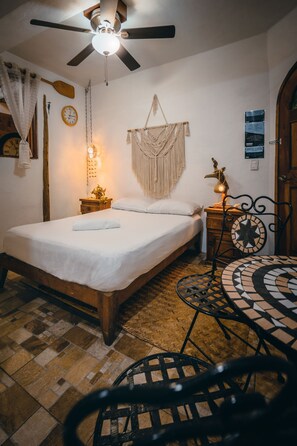 Standard Room, 1 Double Bed, Private Bathroom (Morado) | Premium bedding, in-room safe, blackout drapes, soundproofing - Hostel Natura (Cancun)