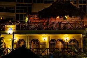 Building design - Hostel Natura (Cancun)