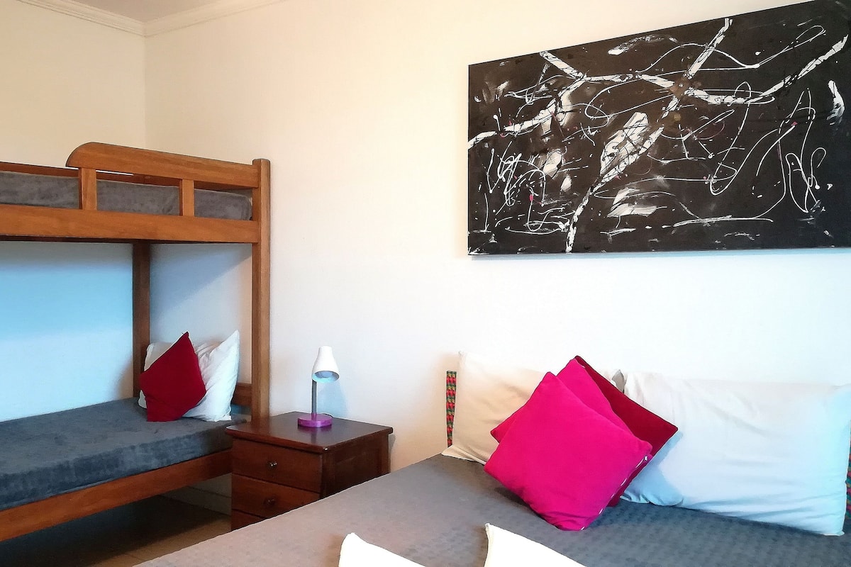 Minibar, rollaway beds, free WiFi