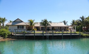 ลักซ์ชัวรี่วิลล่า, 5 ห้องนอน, ห้องครัว, วิวทะเล | บริเวณภายนอก