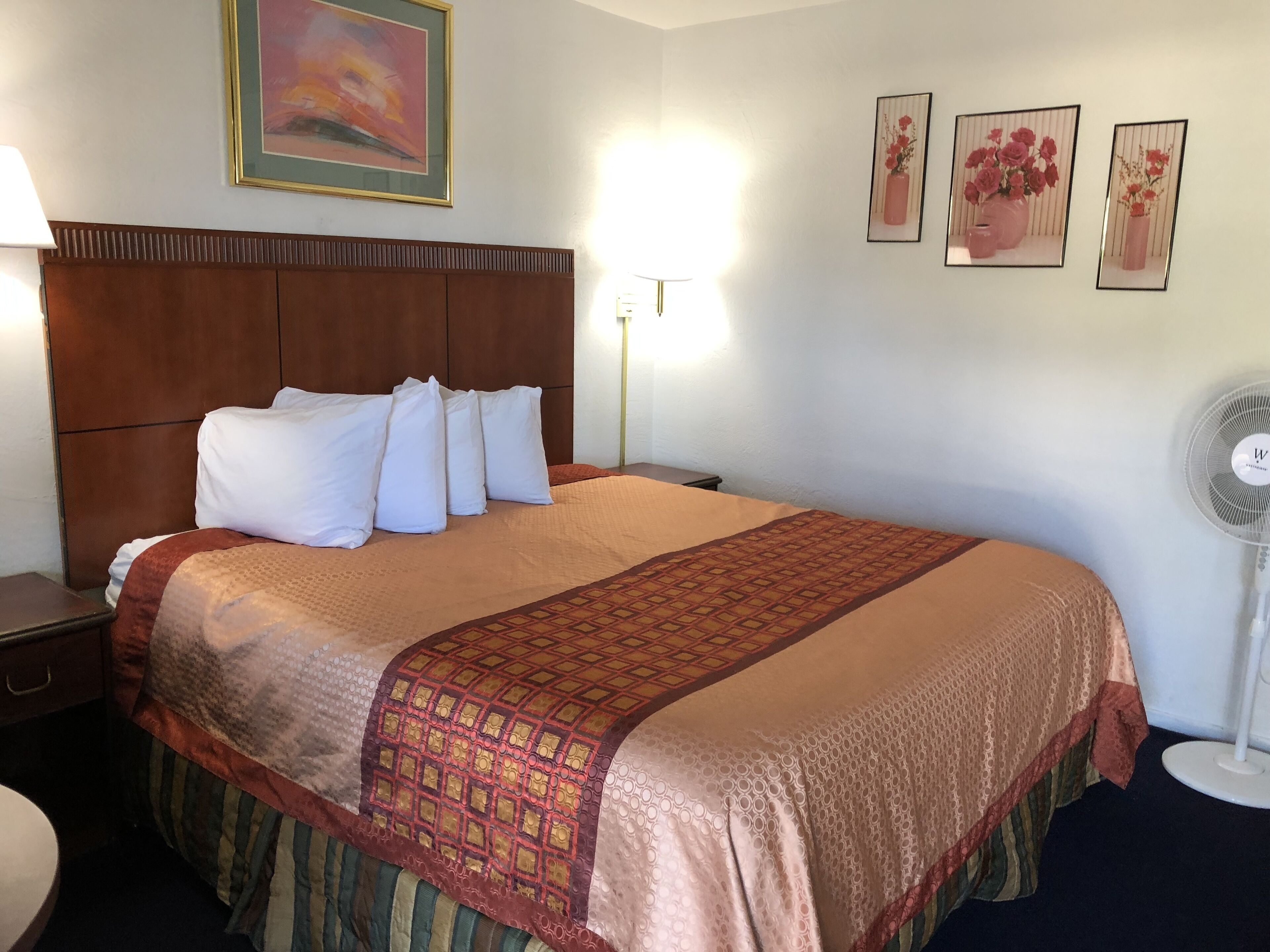 Best Budget Inn — photo 10