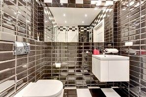 Apartamento, 2 quartos, sacada (with parking - 62) | Banheiro | Secador de cabelo, toalhas de banho