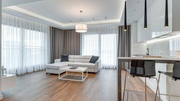 Superior Apartment, 1 Bedroom, Balcony, River View ((4 Adults) 32.2) | Living room