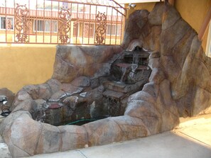 Exterior detail - Trails Motel (Lone Pine)