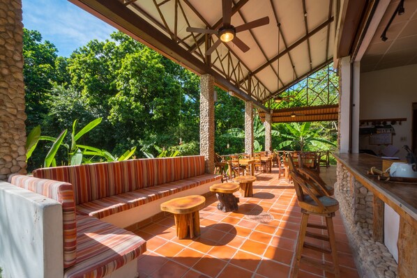 ลานระเบียง/นอกชาน