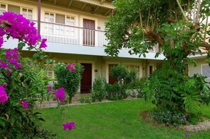 Unclassified image, 3 of 38, button - Hotel Liberia (Liberia)