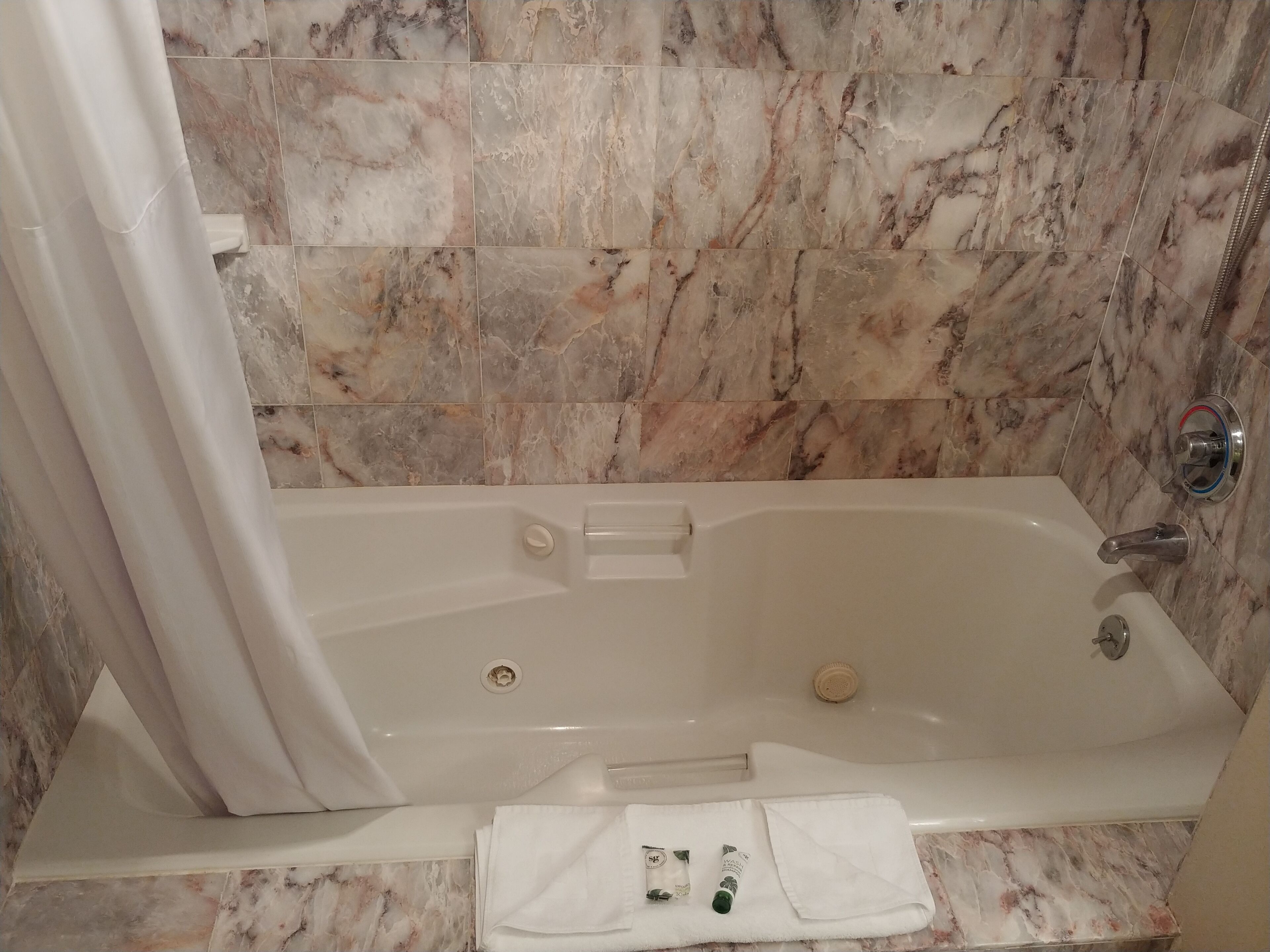 panoramic single room, hot tub (3rd floor - jac sk ns) | bathroom | combined shower/bathtub, free toiletries, hair dryer, towels