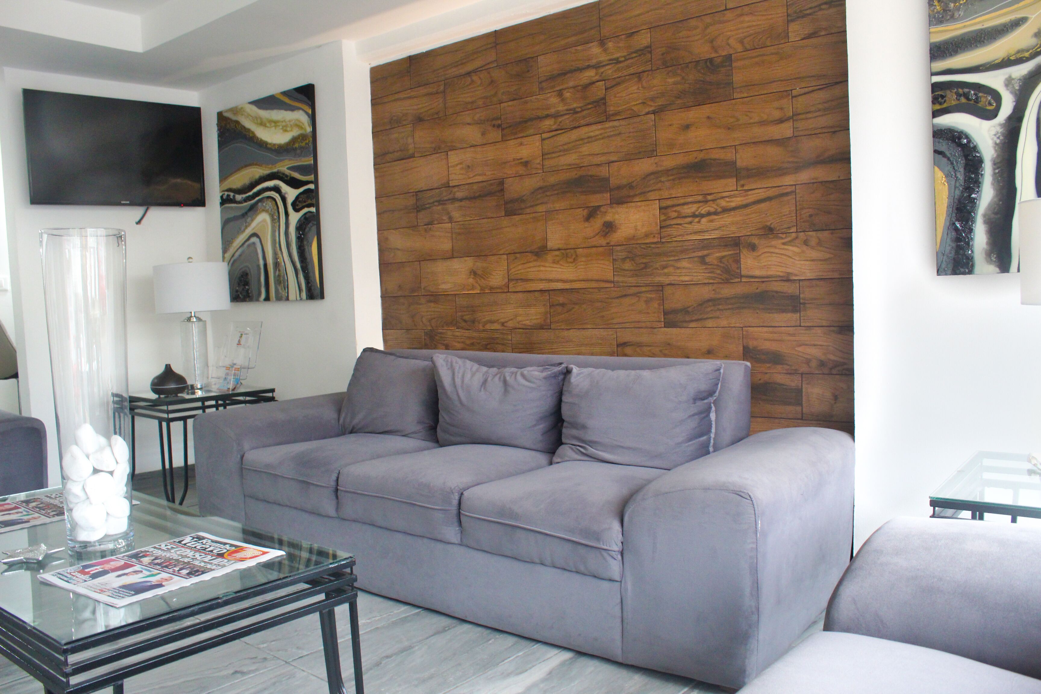 32-inch flat-screen tv with cable channels, tv