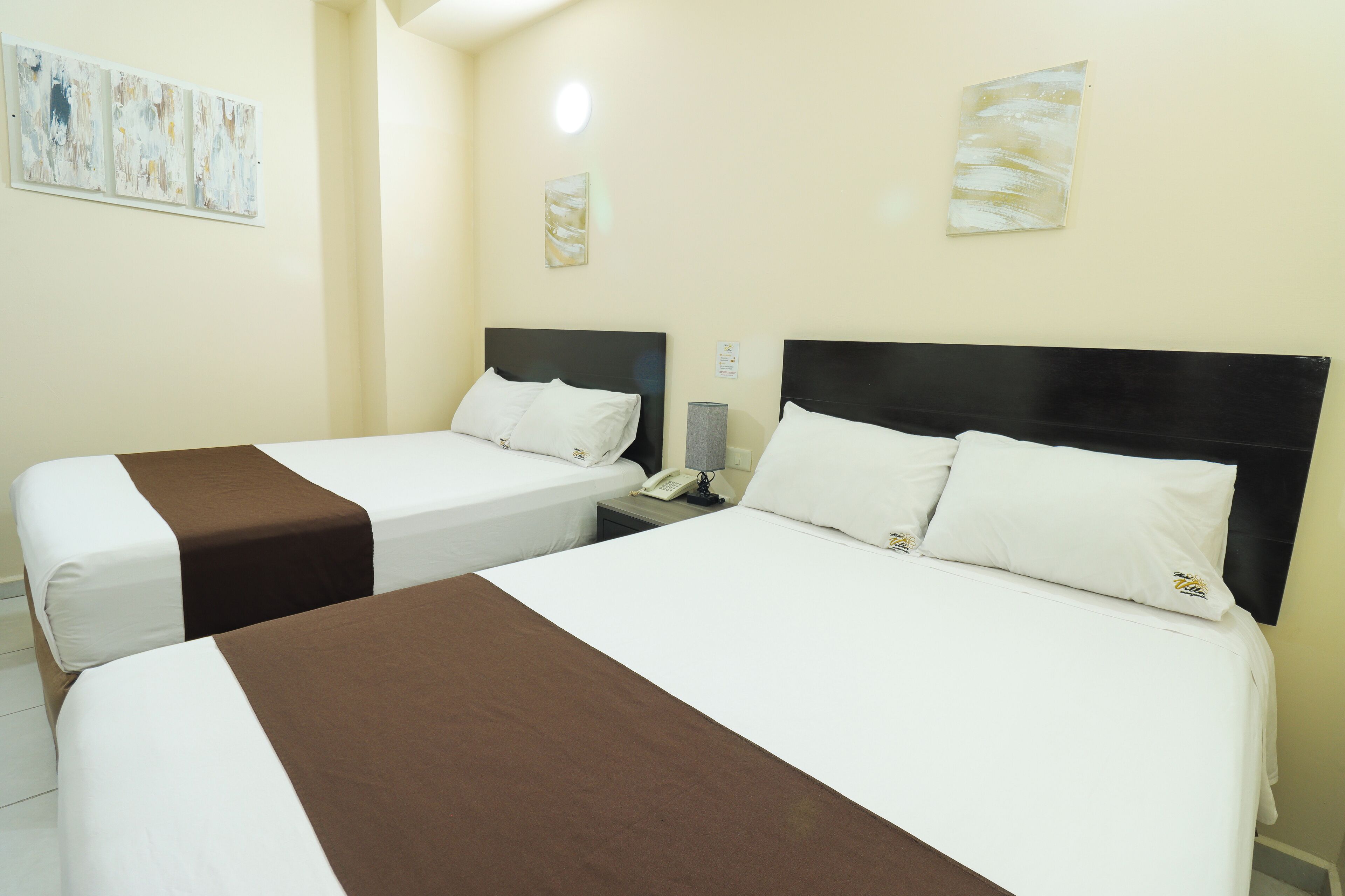 Habitación Doble | Een bureau, een laptopwerkplek, gratis wifi, beddengoed