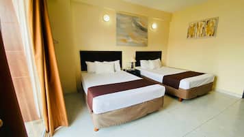 Habitación Doble | Escritorio, espacio para trabajar con laptop y wifi gratis