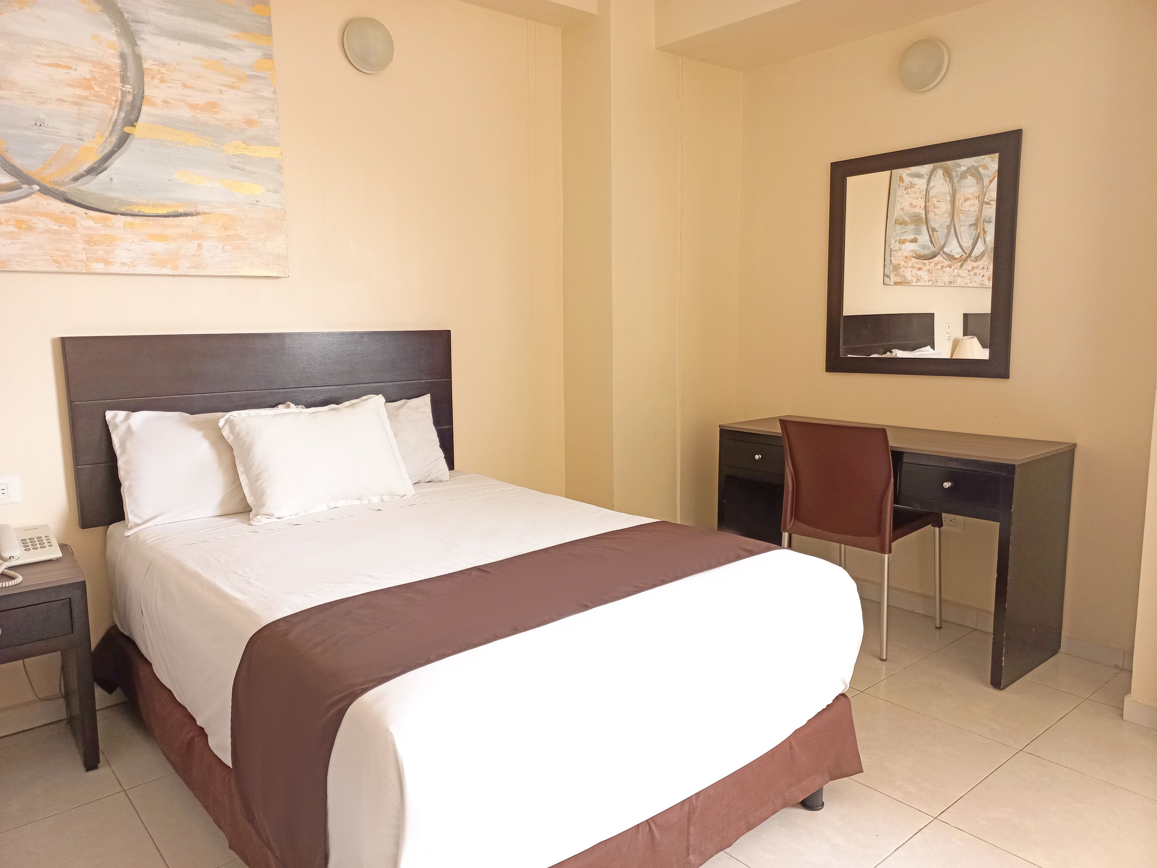 1 bedroom, desk, laptop workspace, free wifi