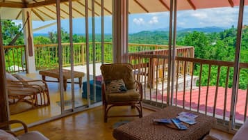 Acaya,3 Bedroom Ocean View House | 起居區
