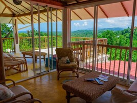 Acaya,3 Bedroom Ocean View House | Living area