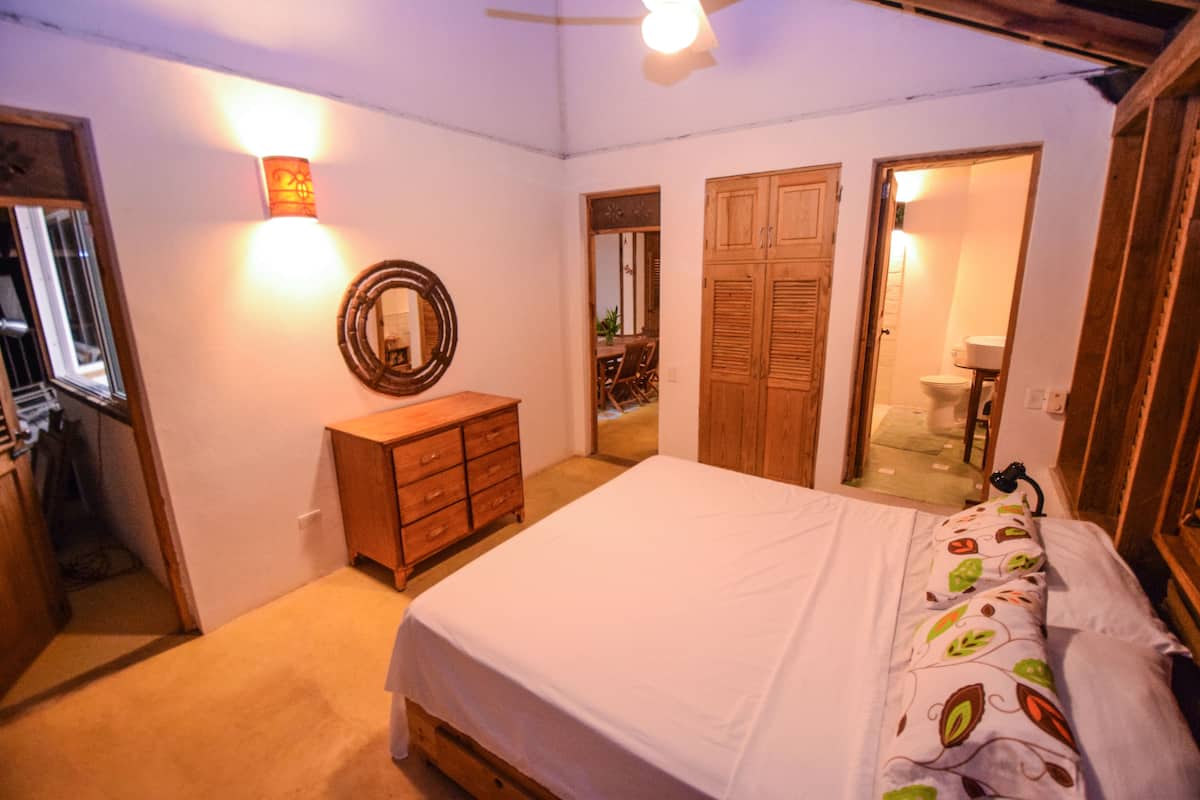Acaya,3 Bedroom Ocean View House | 1 bedroom, premium bedding, iron/ironing board, free WiFi