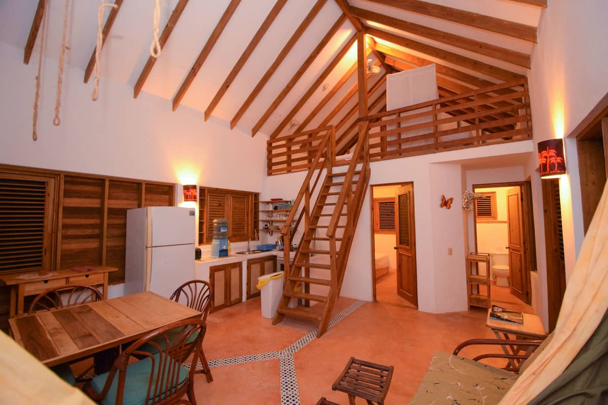 Almendro, 2 Bedroom House | In-room dining