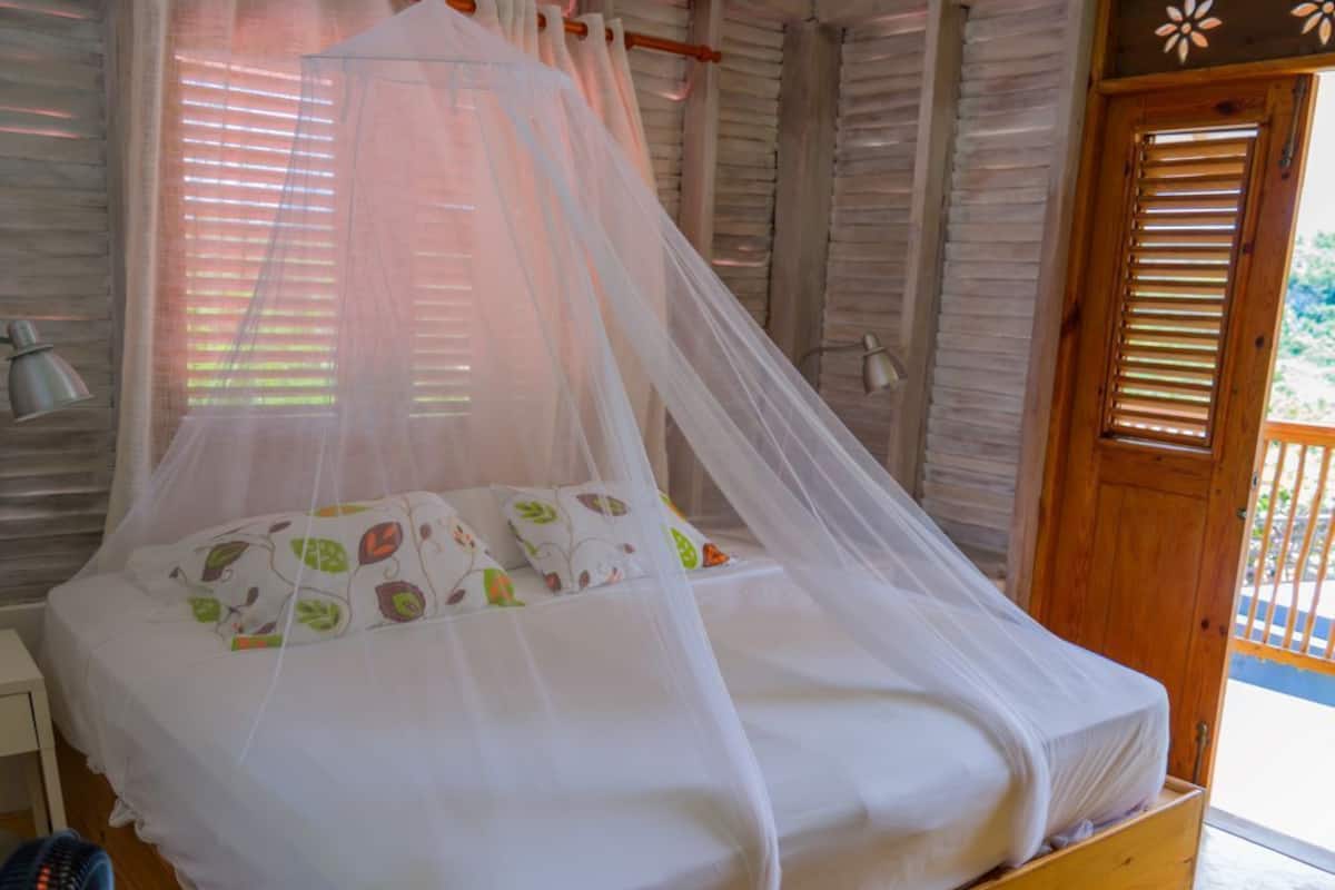1 bedroom, premium bedding, iron/ironing board, free WiFi