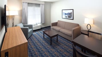 Tradisjonell suite, 1 kingsize-seng med sovesofa, tilgjengelighetstilpasset | Strykejern/-brett, ekstrasenger (mot et tillegg) og wi-fi (inkludert)