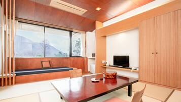 Room with Shared Shower, Japanese Futon, Non Smoking | In-room safe, free WiFi