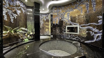 Luxury Suite | Bathroom | Separate tub and shower, deep soaking tub, hair dryer, slippers