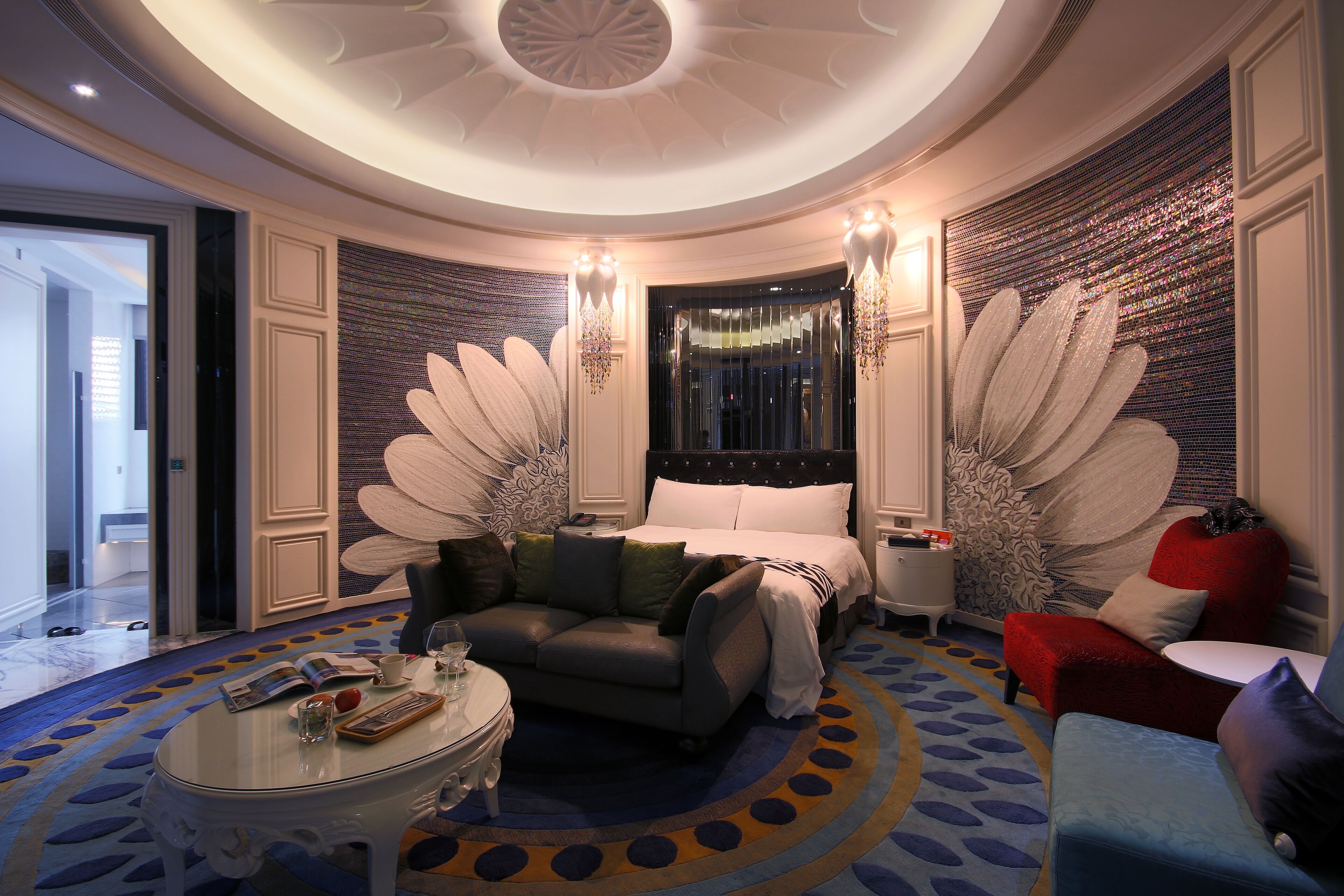 luxury suite | 1 bedroom, premium bedding, free minibar, in-room safe