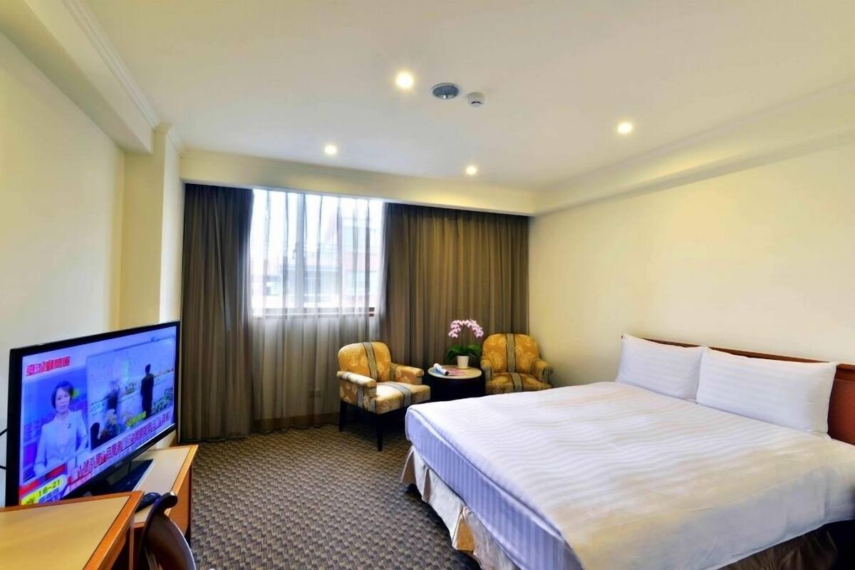 Standard Double Room, Hot Tub | Desk, WiFi (free)
