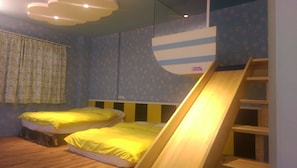 Standard Quadruple Room | Free cots/infant beds, rollaway beds, free WiFi